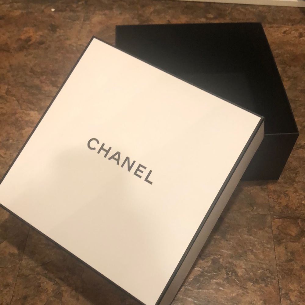 Chanel medium size box